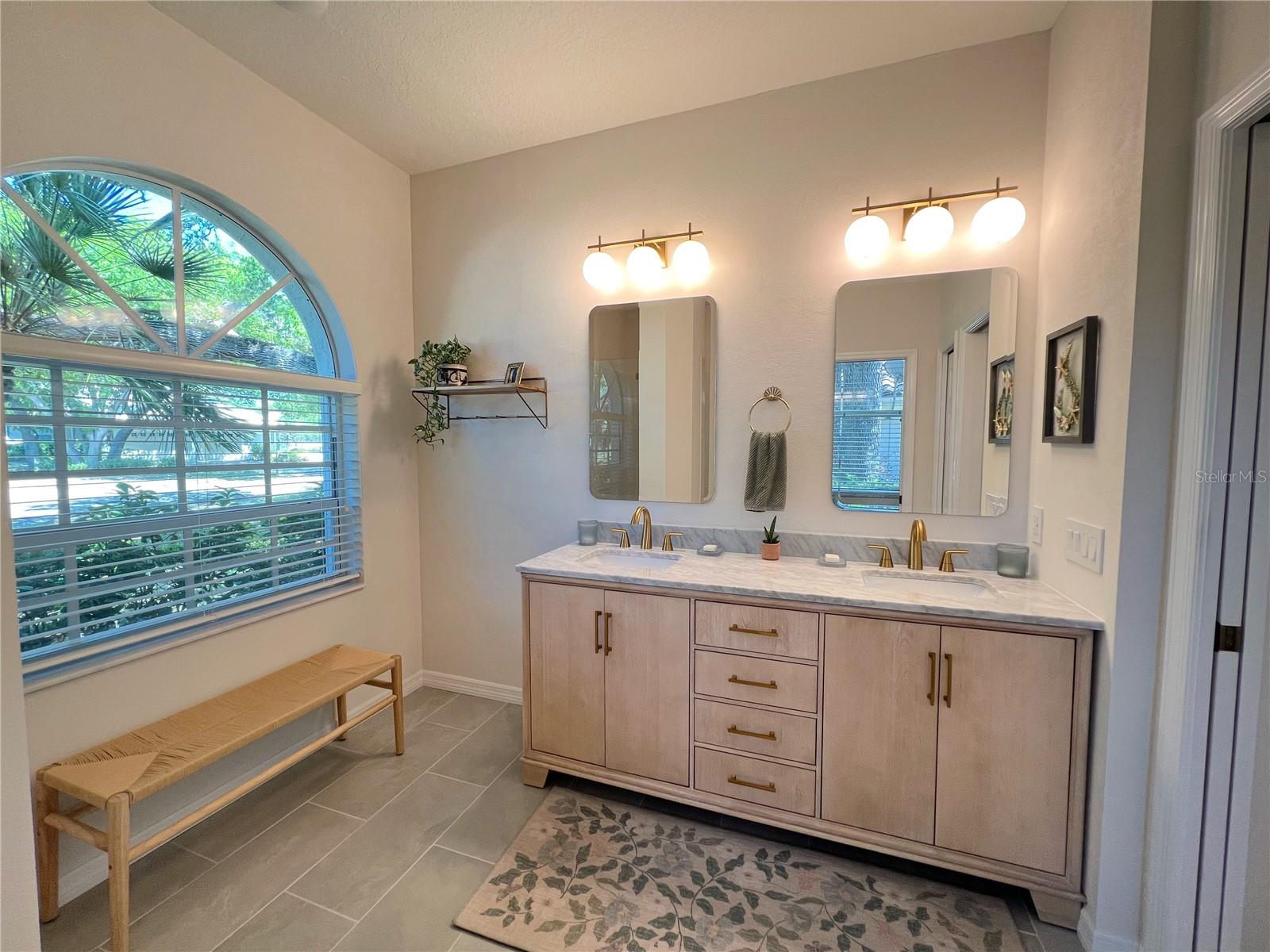 CALUSA LAKES - Residential