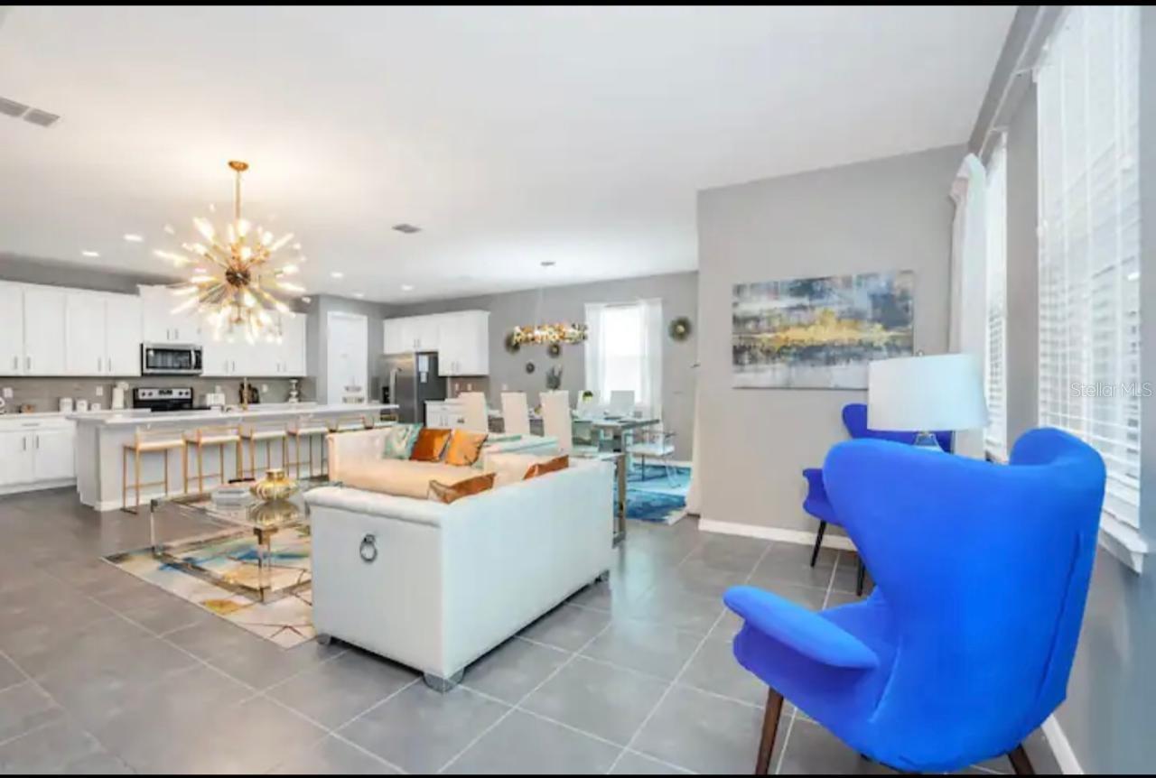 1870 SAWYER PALM PLACE
