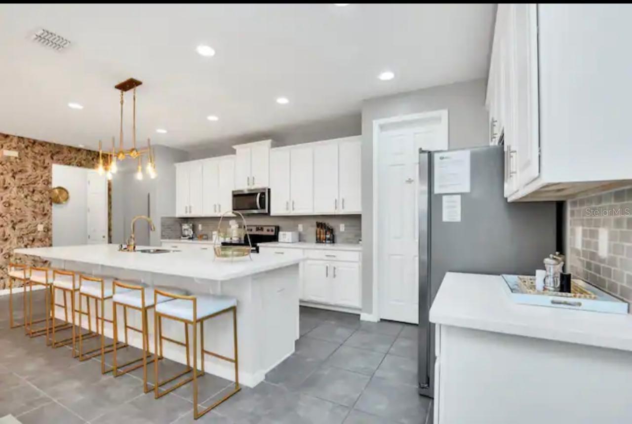 1870 SAWYER PALM PLACE