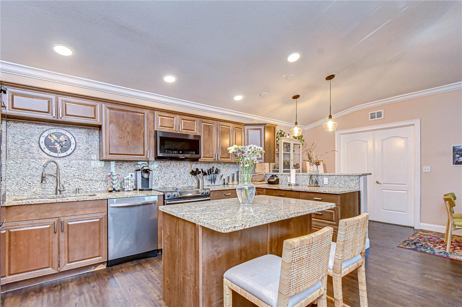 PASADENA ESTATES SEC F - Residential