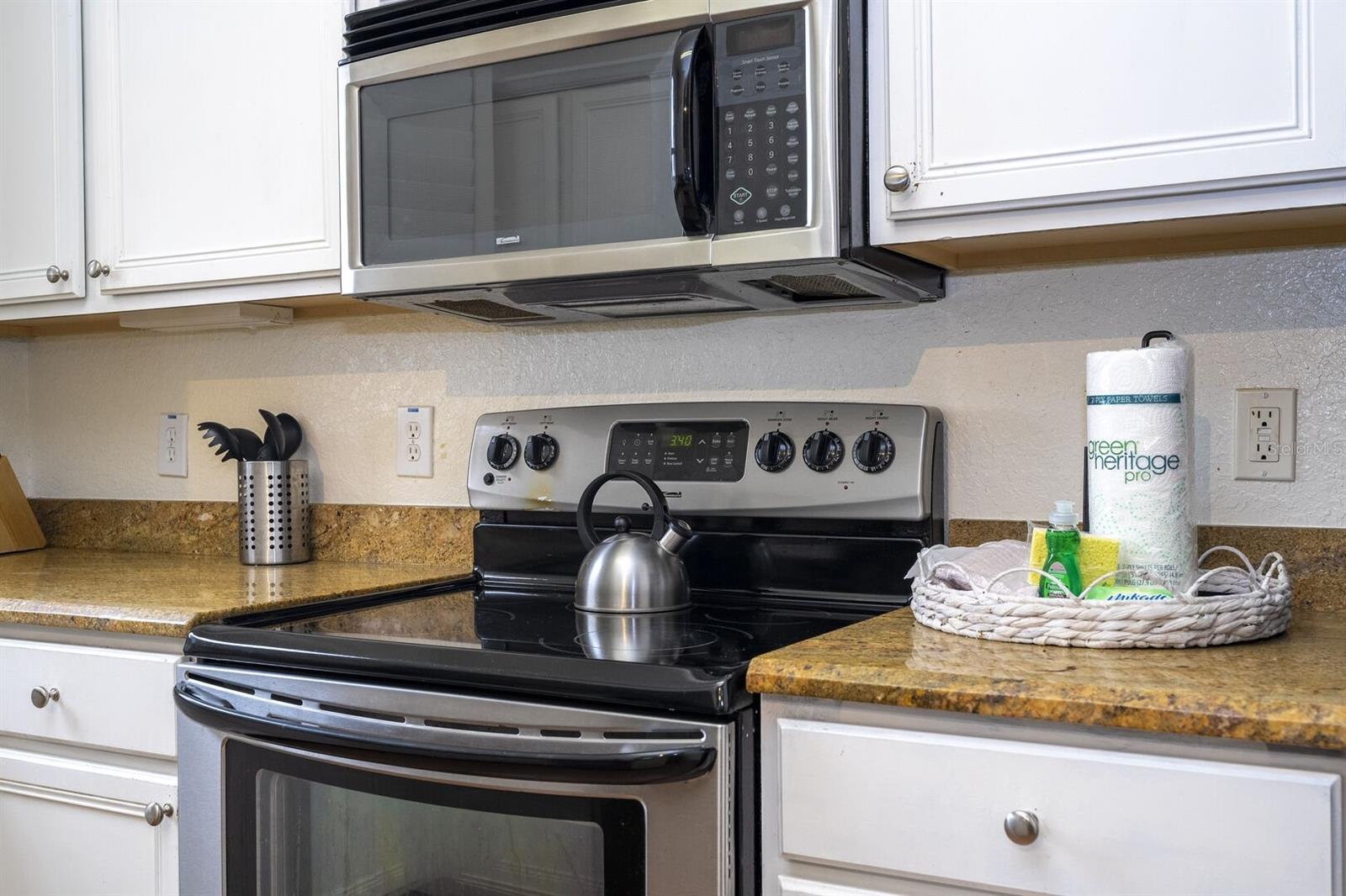 VILLA AT REGAL PALMS CONDO - Residential