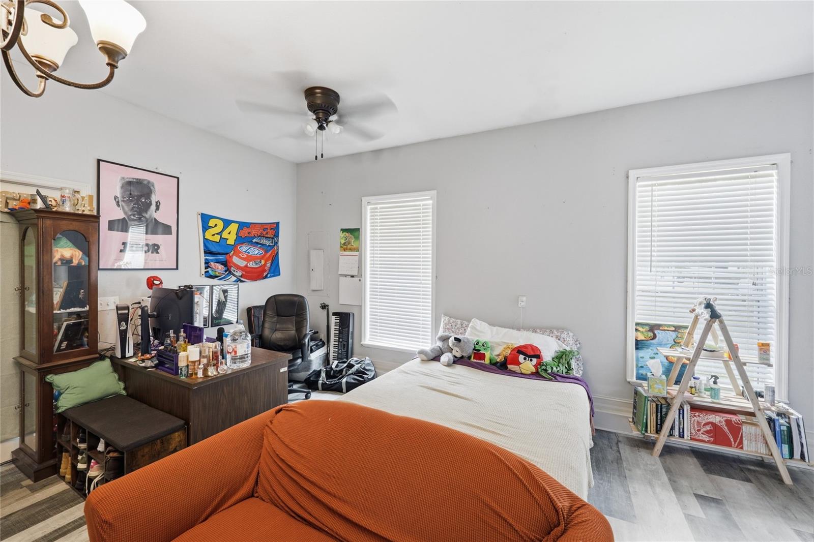 EXECUTIVE HOMES - Residential
