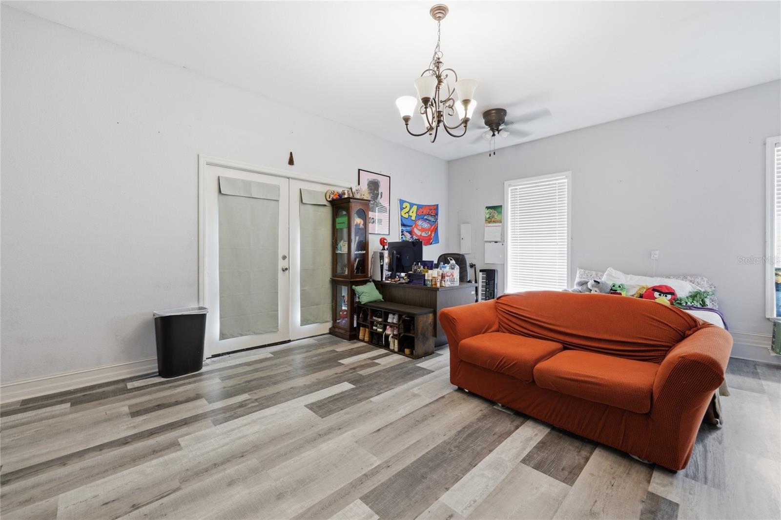 EXECUTIVE HOMES - Residential