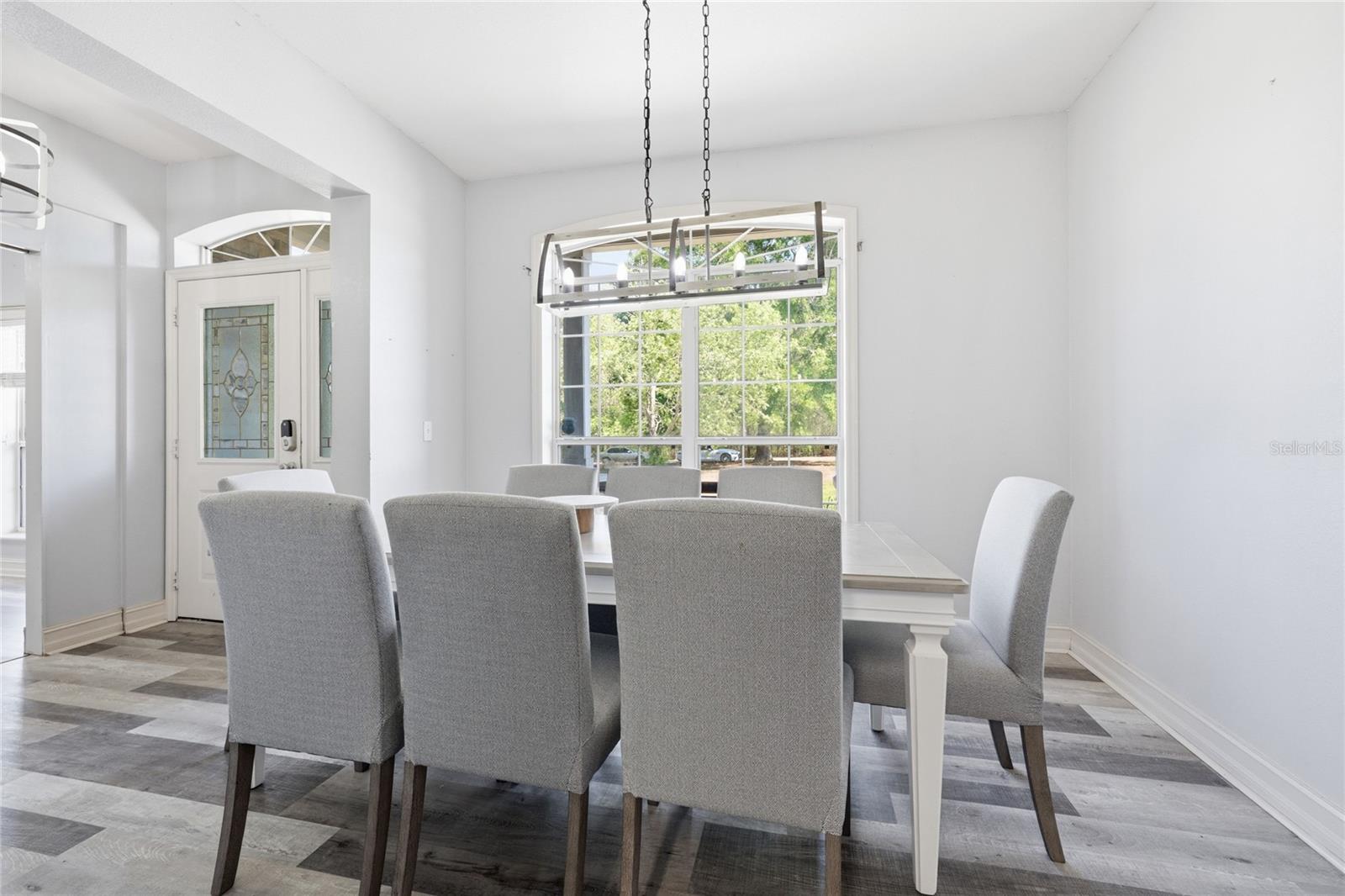 EXECUTIVE HOMES - Residential