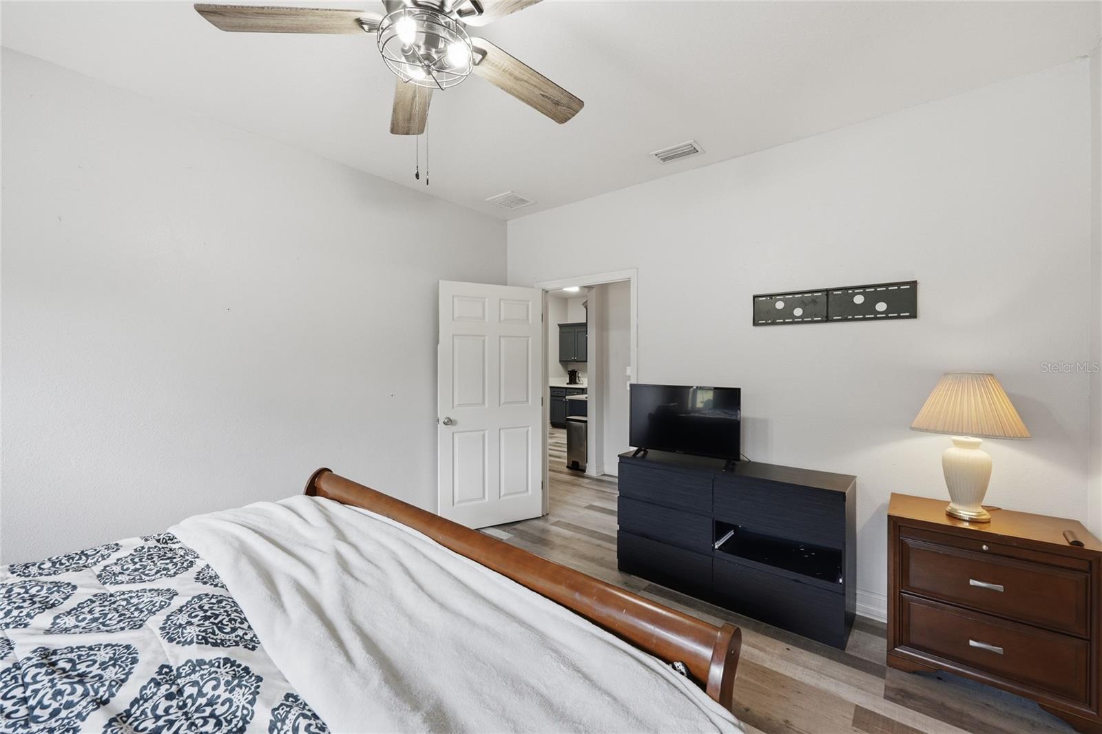 EXECUTIVE HOMES - Residential