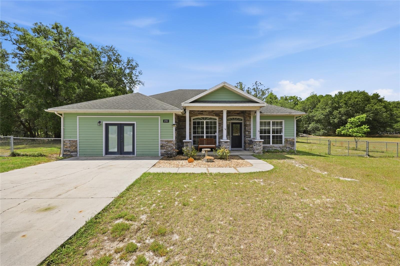 EXECUTIVE HOMES - Residential