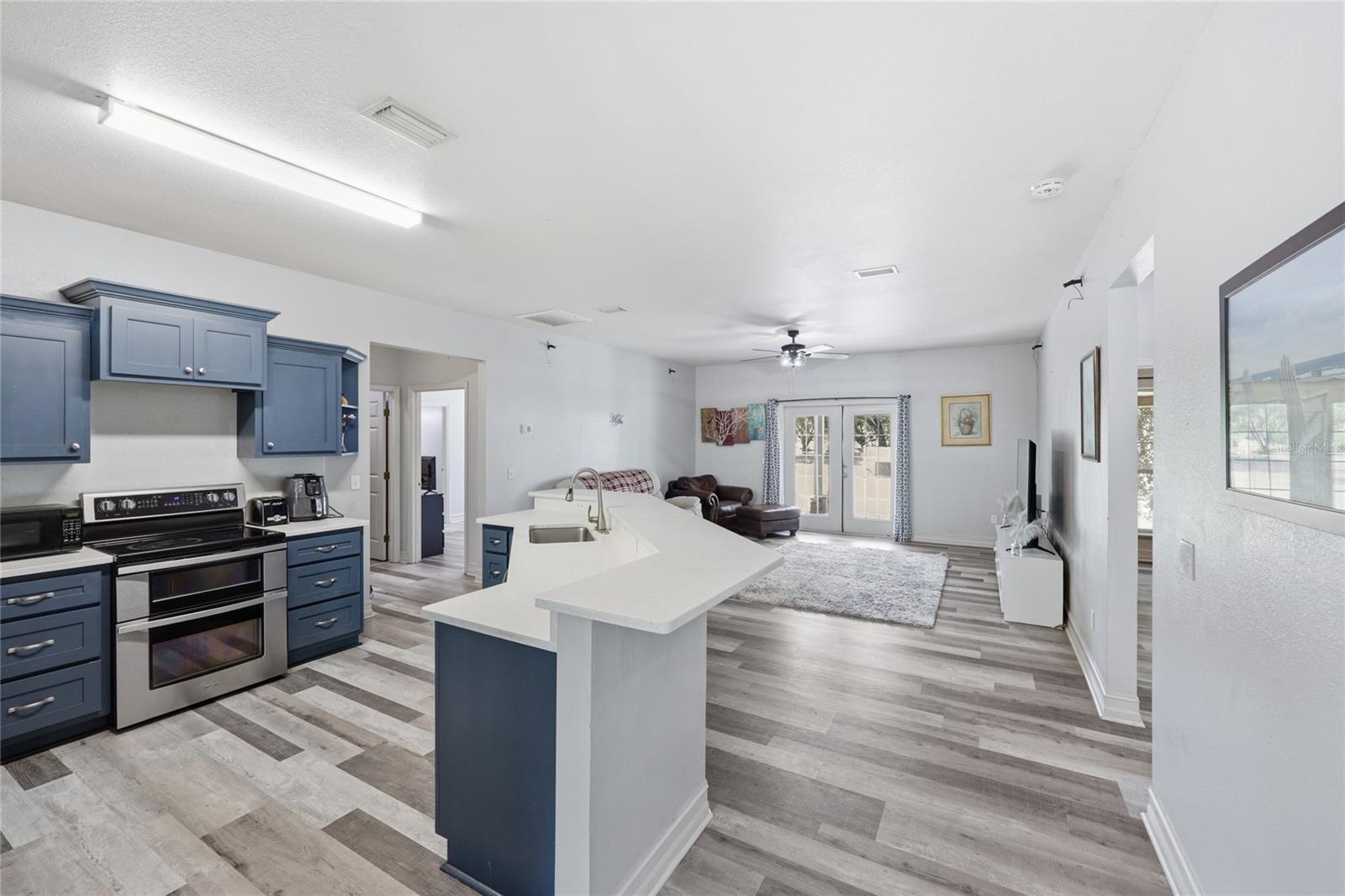 EXECUTIVE HOMES - Residential
