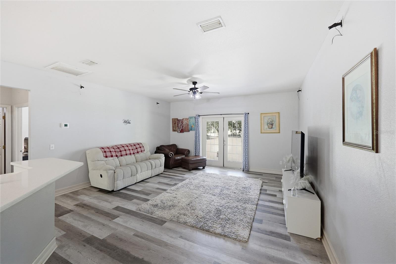 EXECUTIVE HOMES - Residential