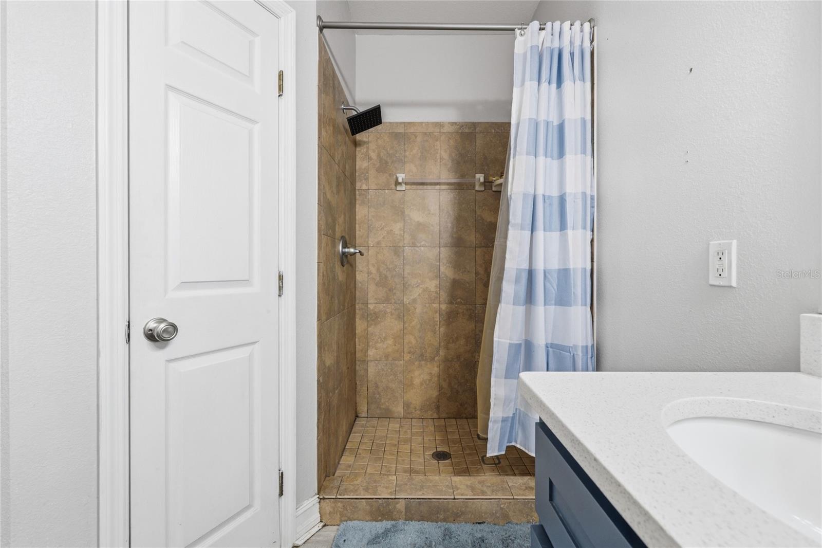 EXECUTIVE HOMES - Residential