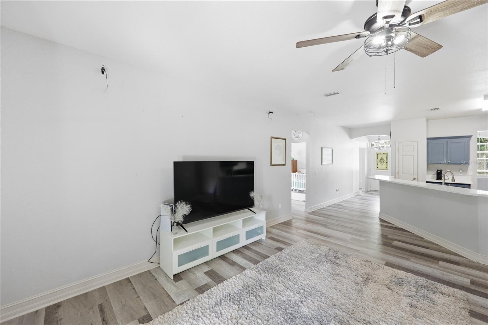 EXECUTIVE HOMES - Residential