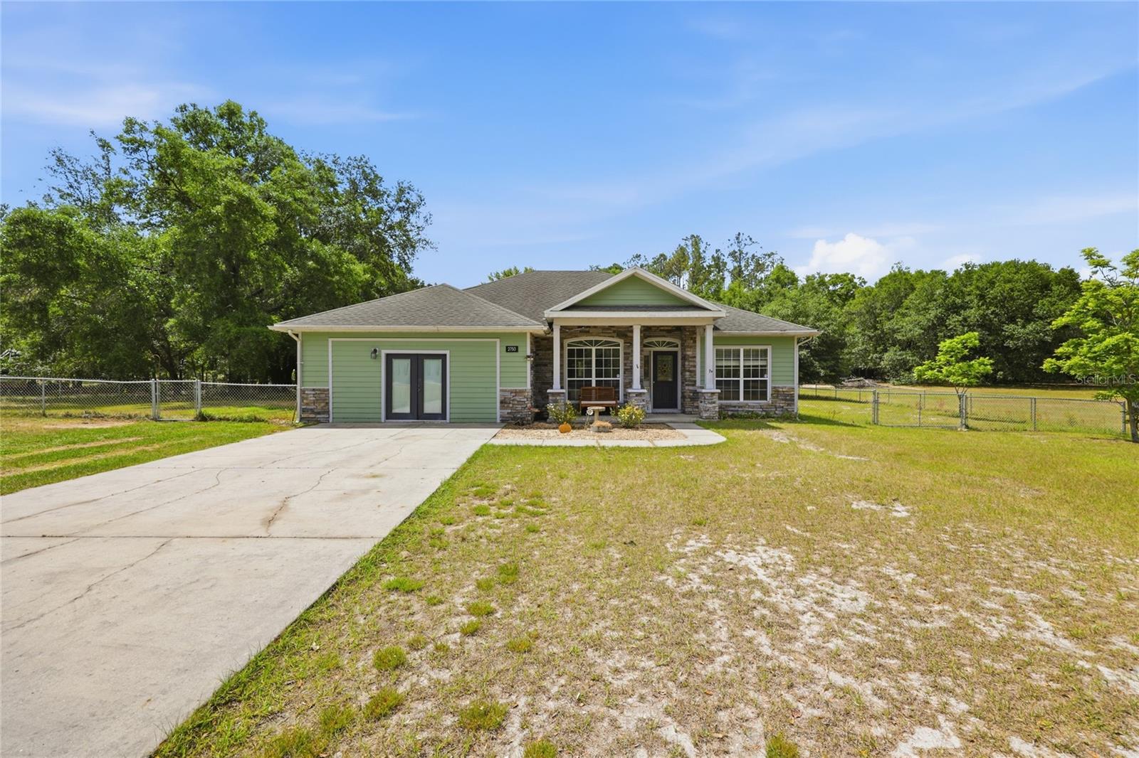 EXECUTIVE HOMES - Residential