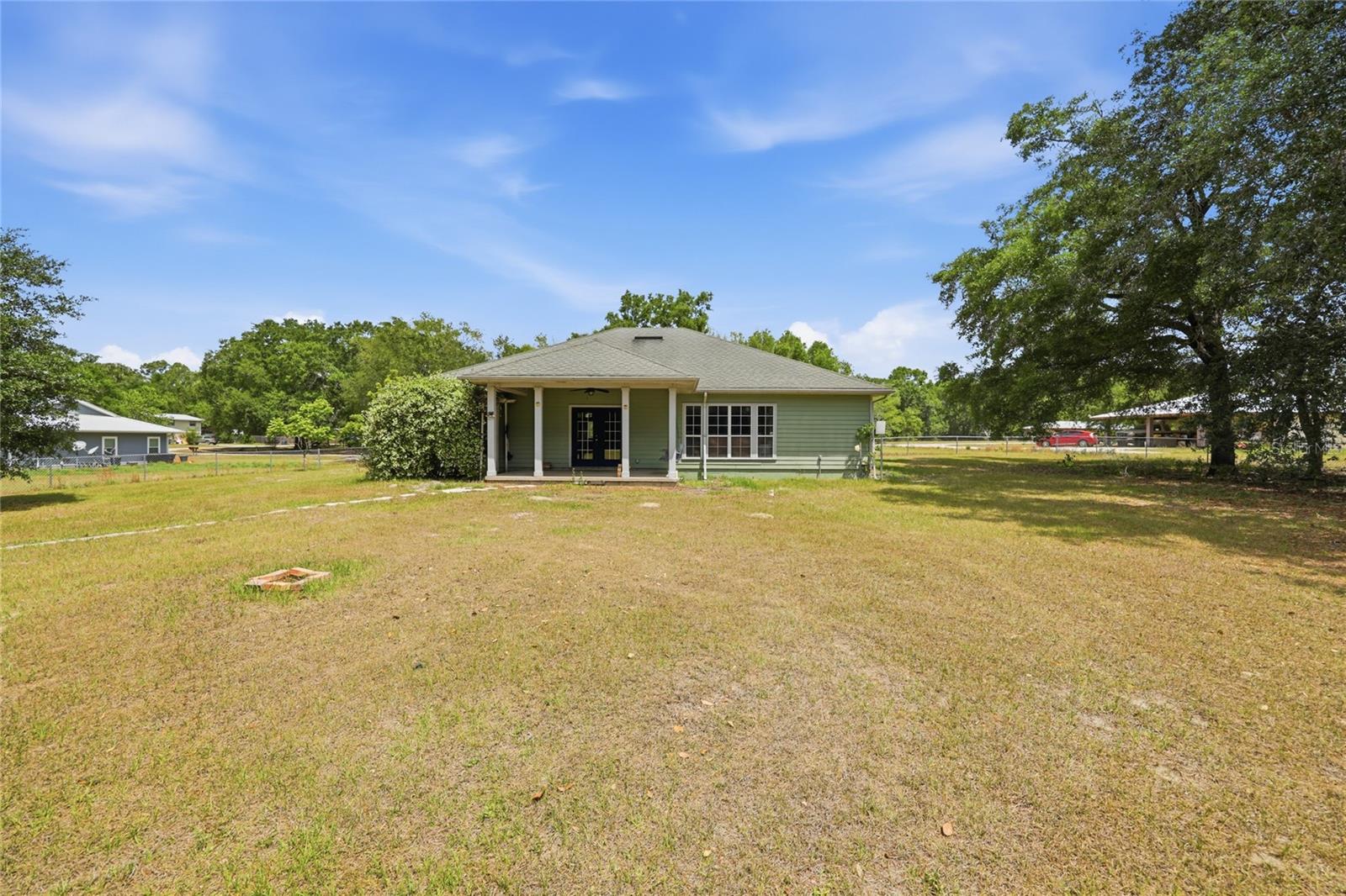 EXECUTIVE HOMES - Residential