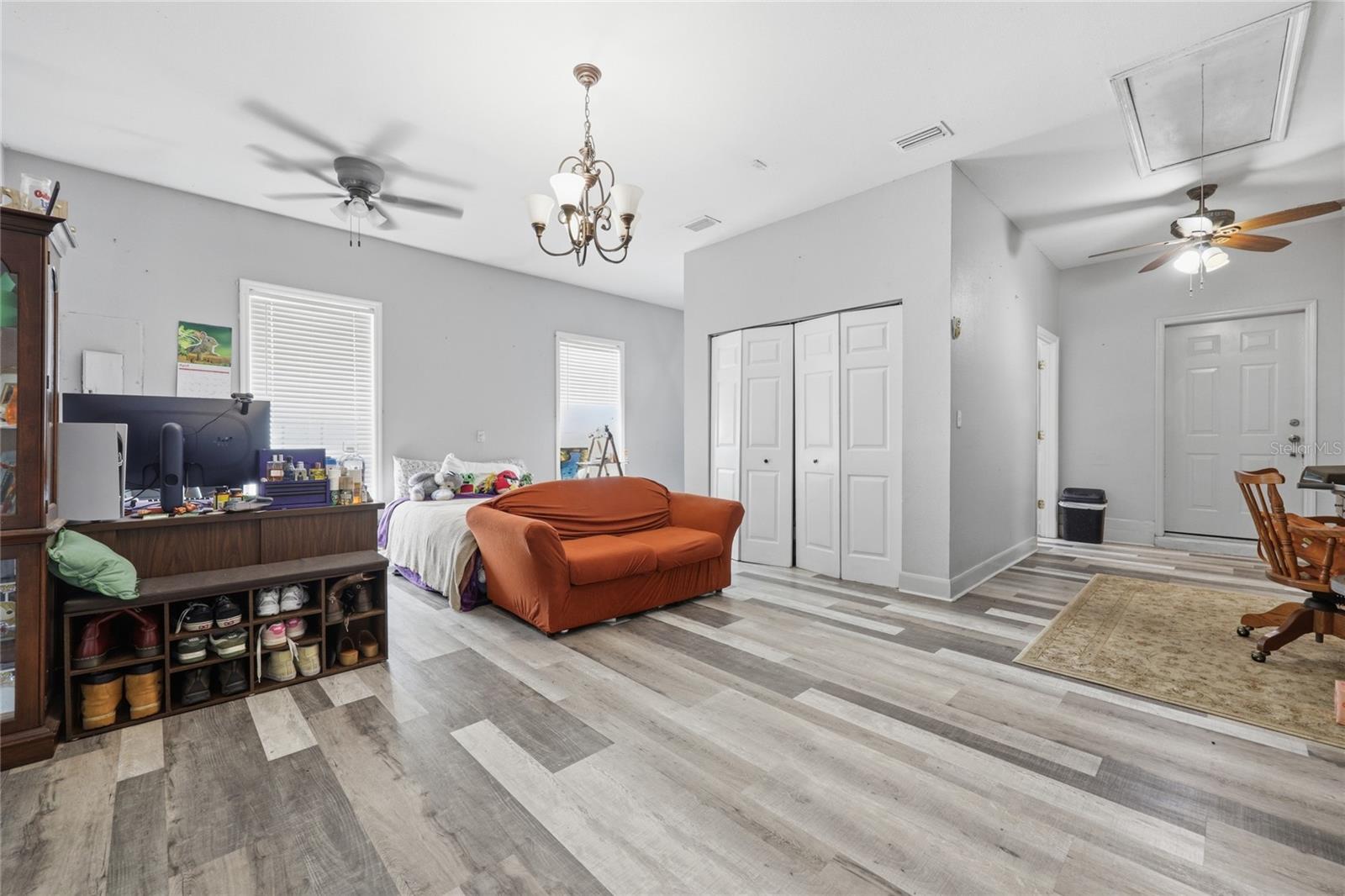 EXECUTIVE HOMES - Residential