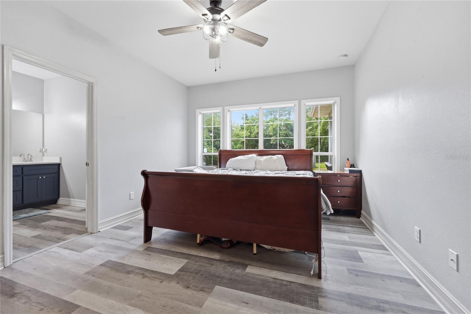 EXECUTIVE HOMES - Residential