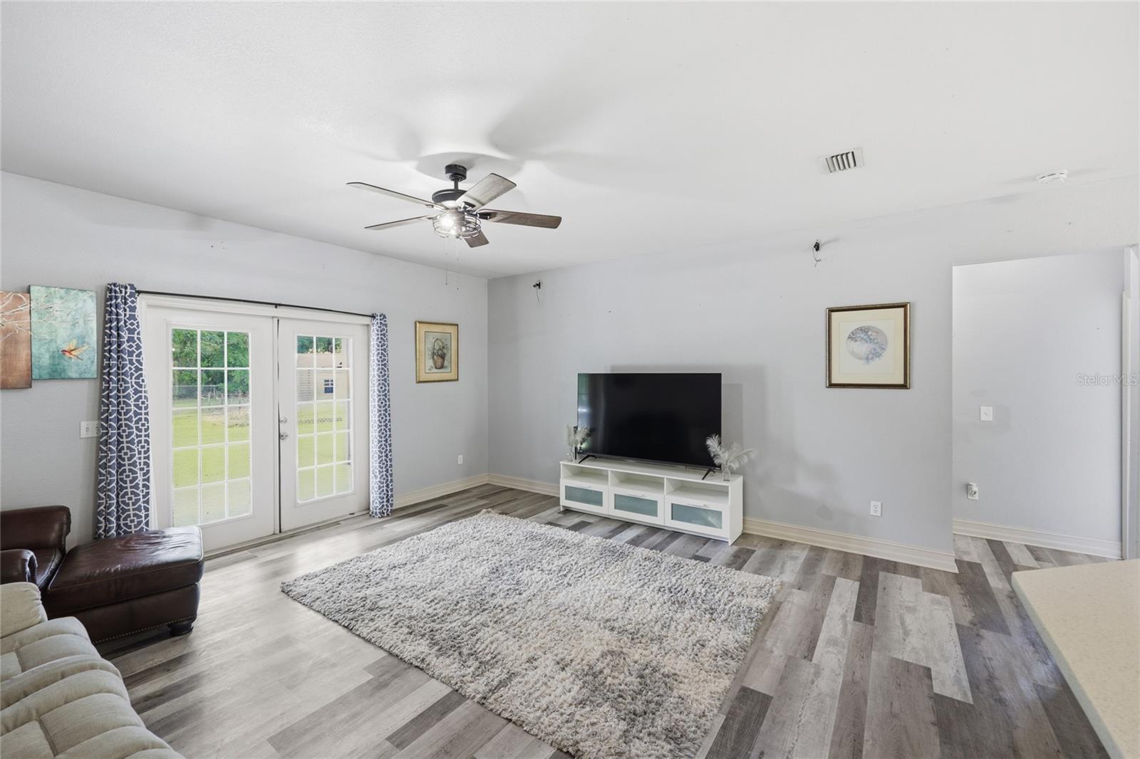 EXECUTIVE HOMES - Residential