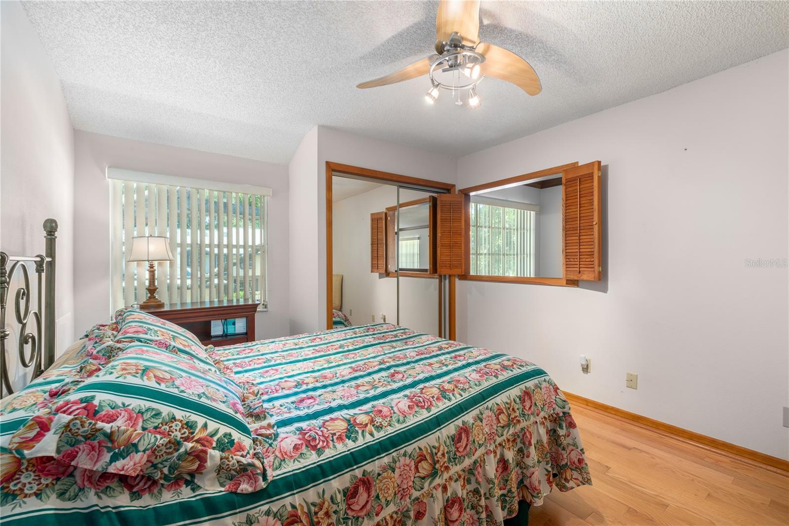 LAUREL OAKS AT COUNT - Residential