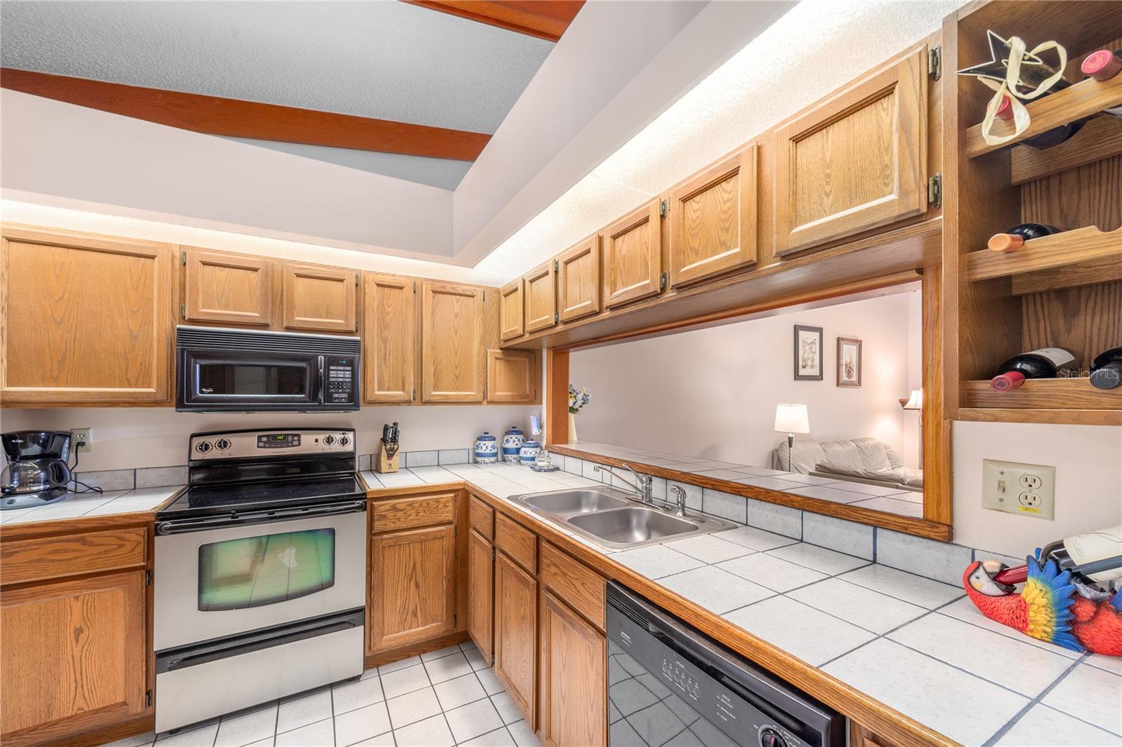 LAUREL OAKS AT COUNT - Residential