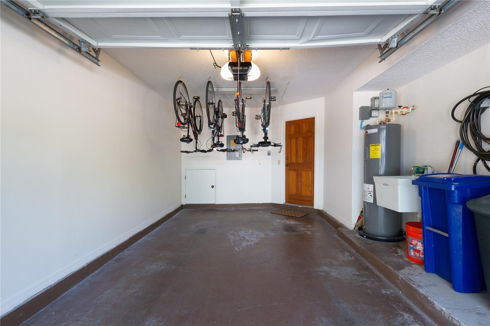 LAUREL OAKS AT COUNT - Residential