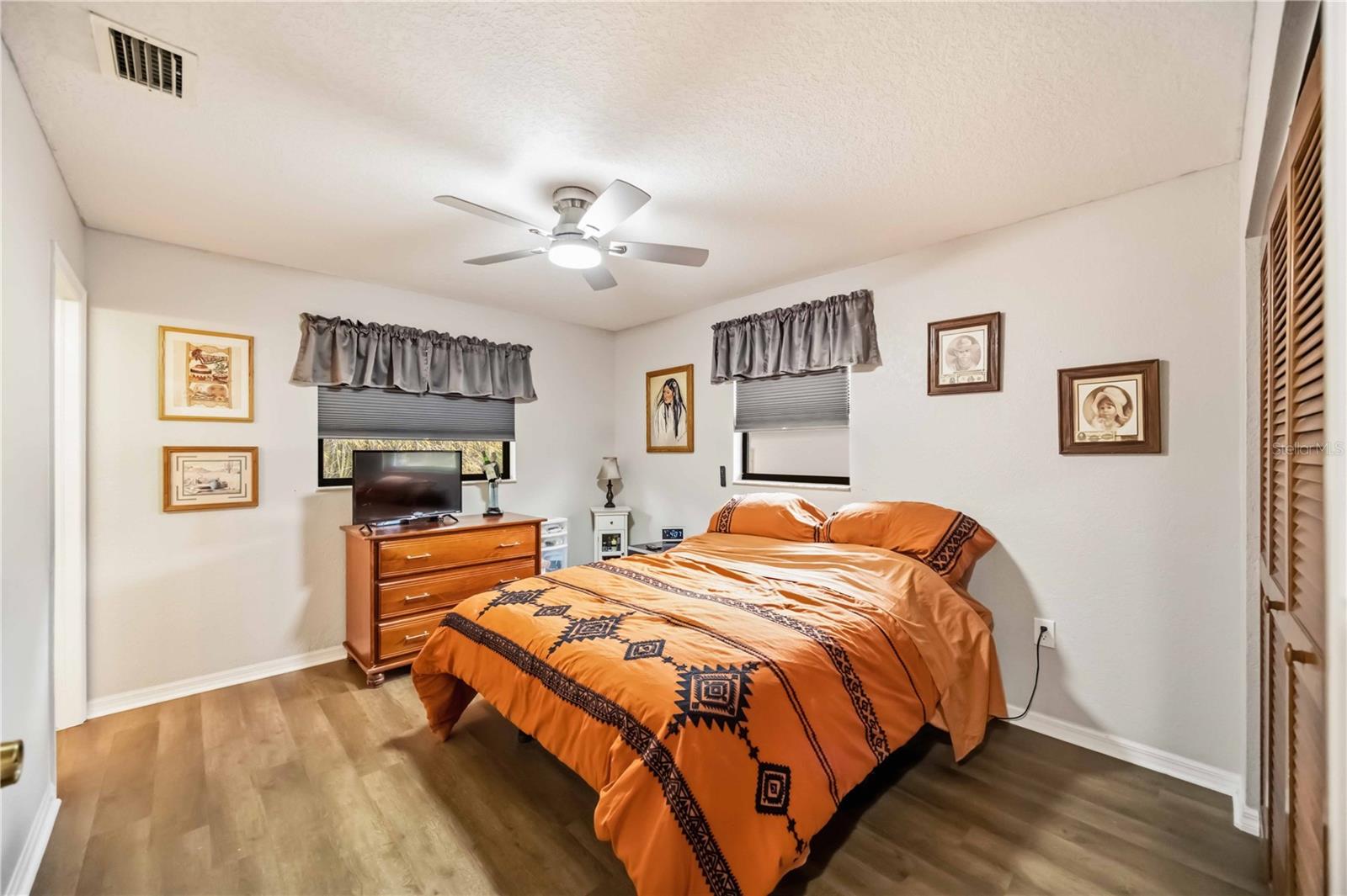 PALM SHORES - Residential