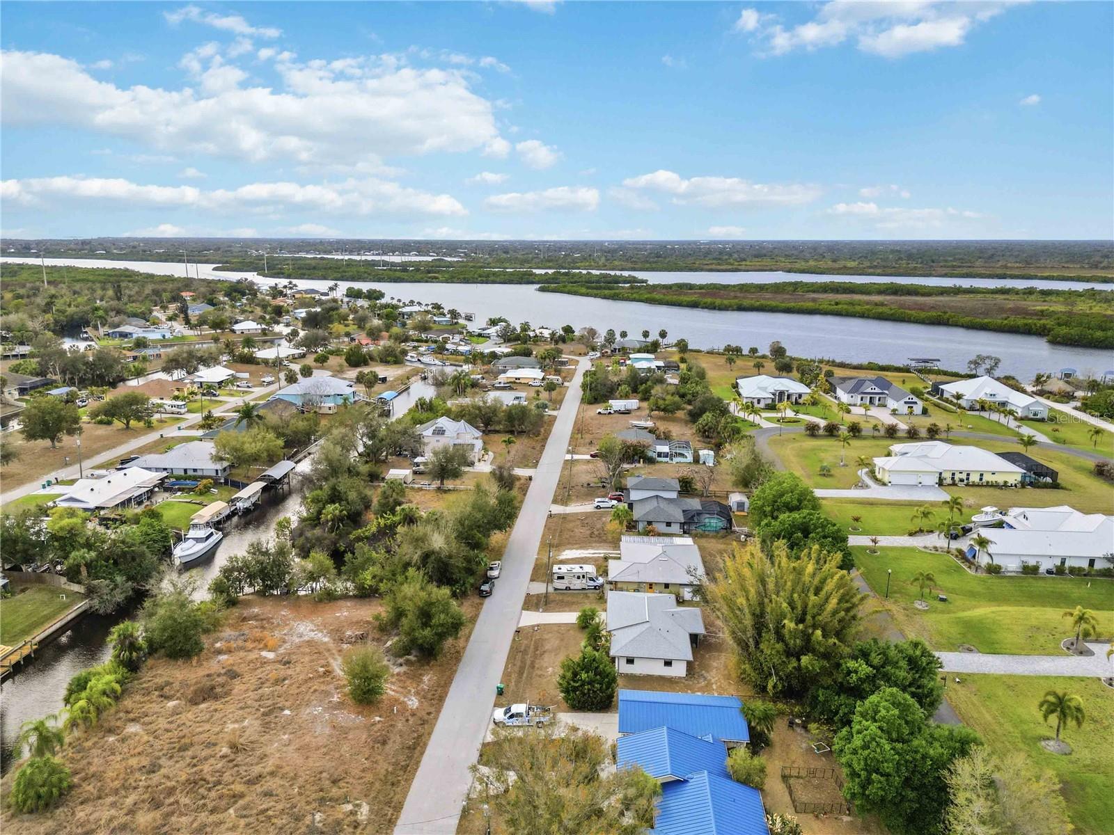 PALM SHORES - Residential