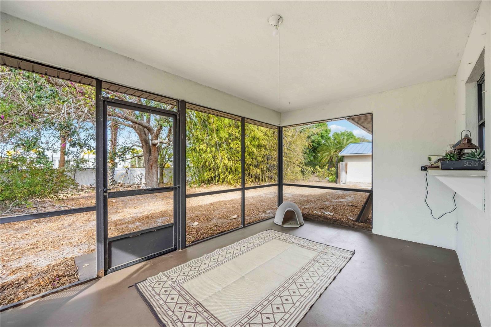 PALM SHORES - Residential