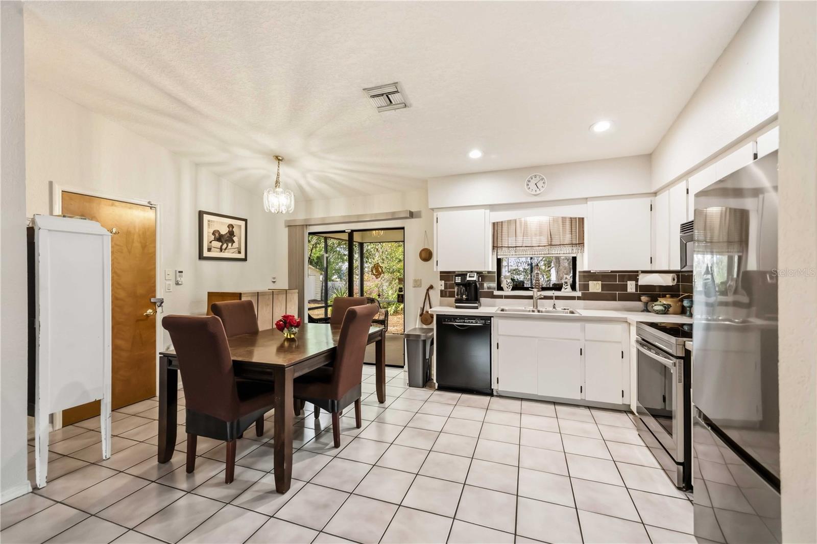 PALM SHORES - Residential