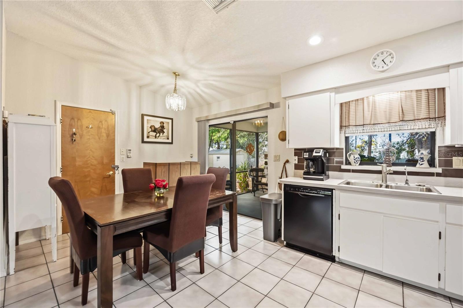 PALM SHORES - Residential