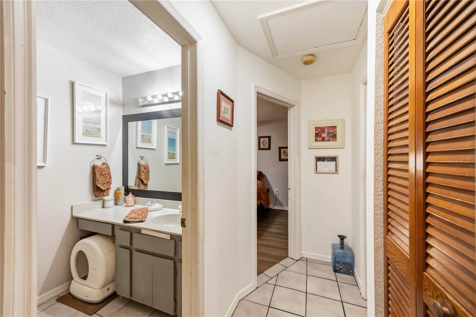 PALM SHORES - Residential