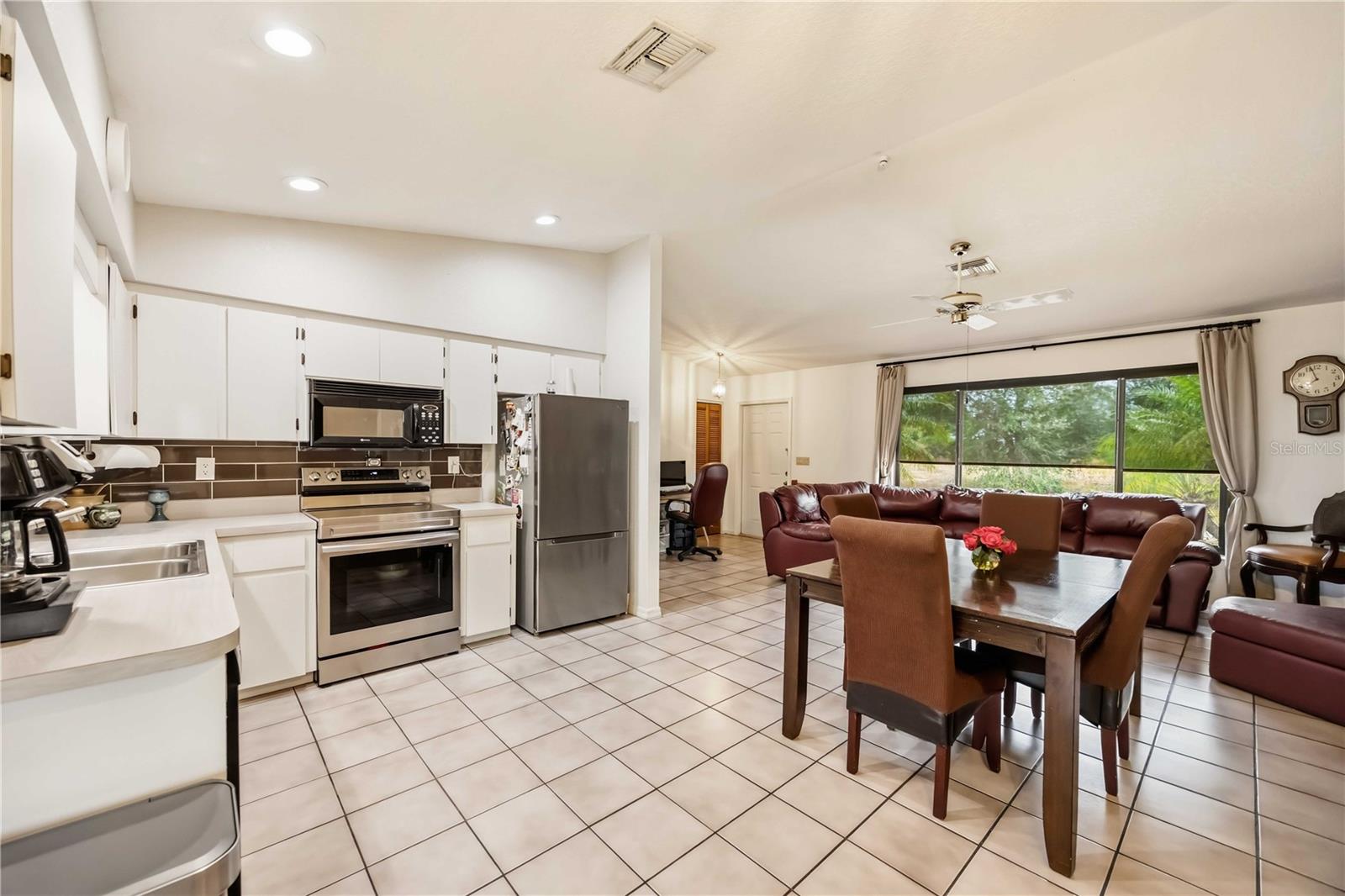 PALM SHORES - Residential