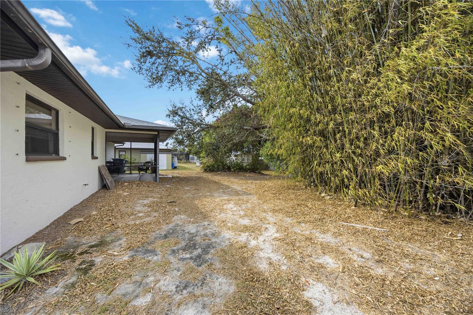 PALM SHORES - Residential