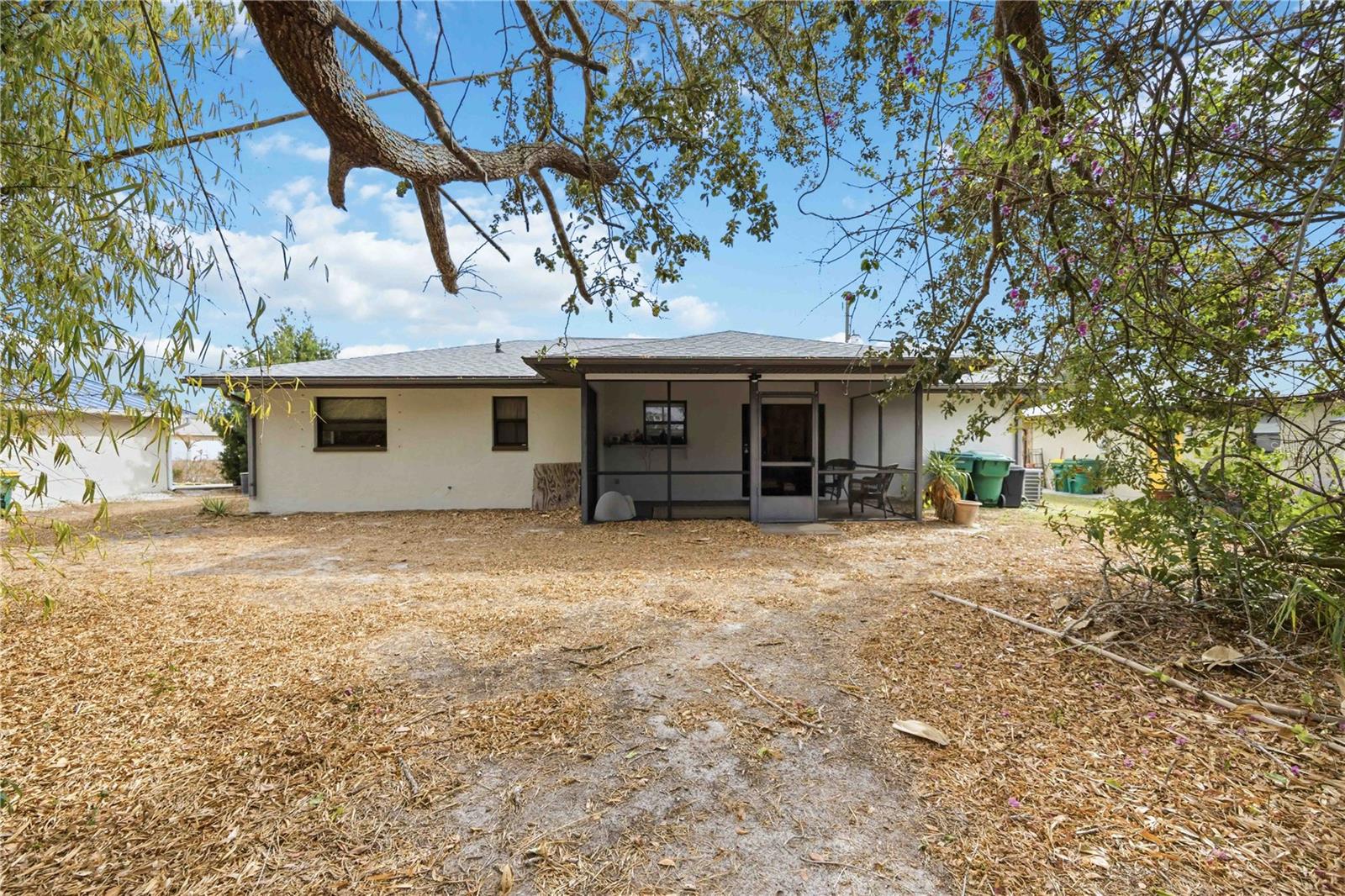 PALM SHORES - Residential