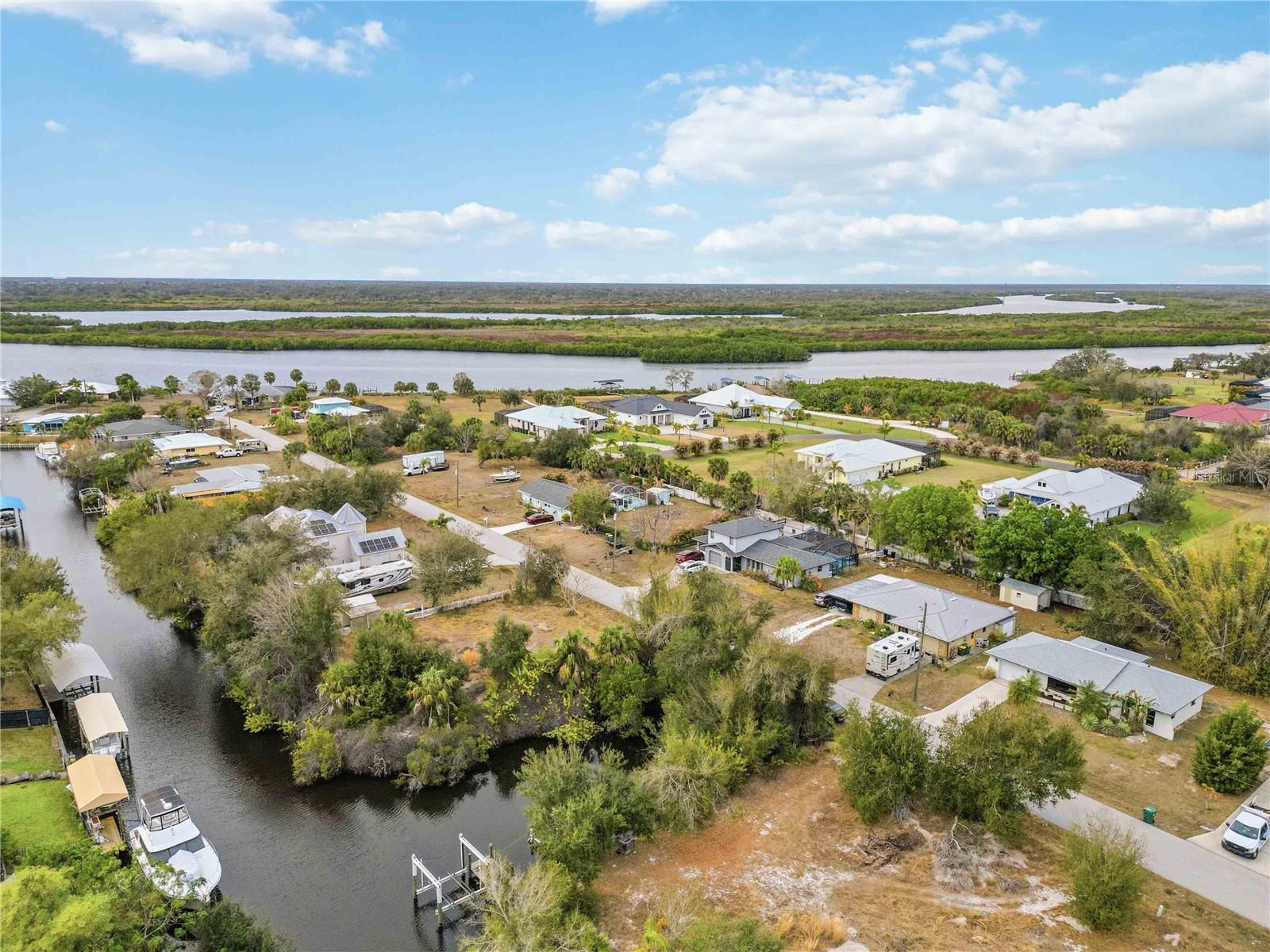 PALM SHORES - Residential