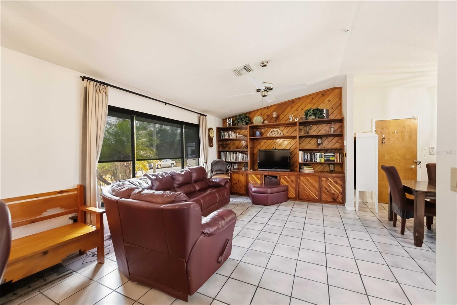 PALM SHORES - Residential