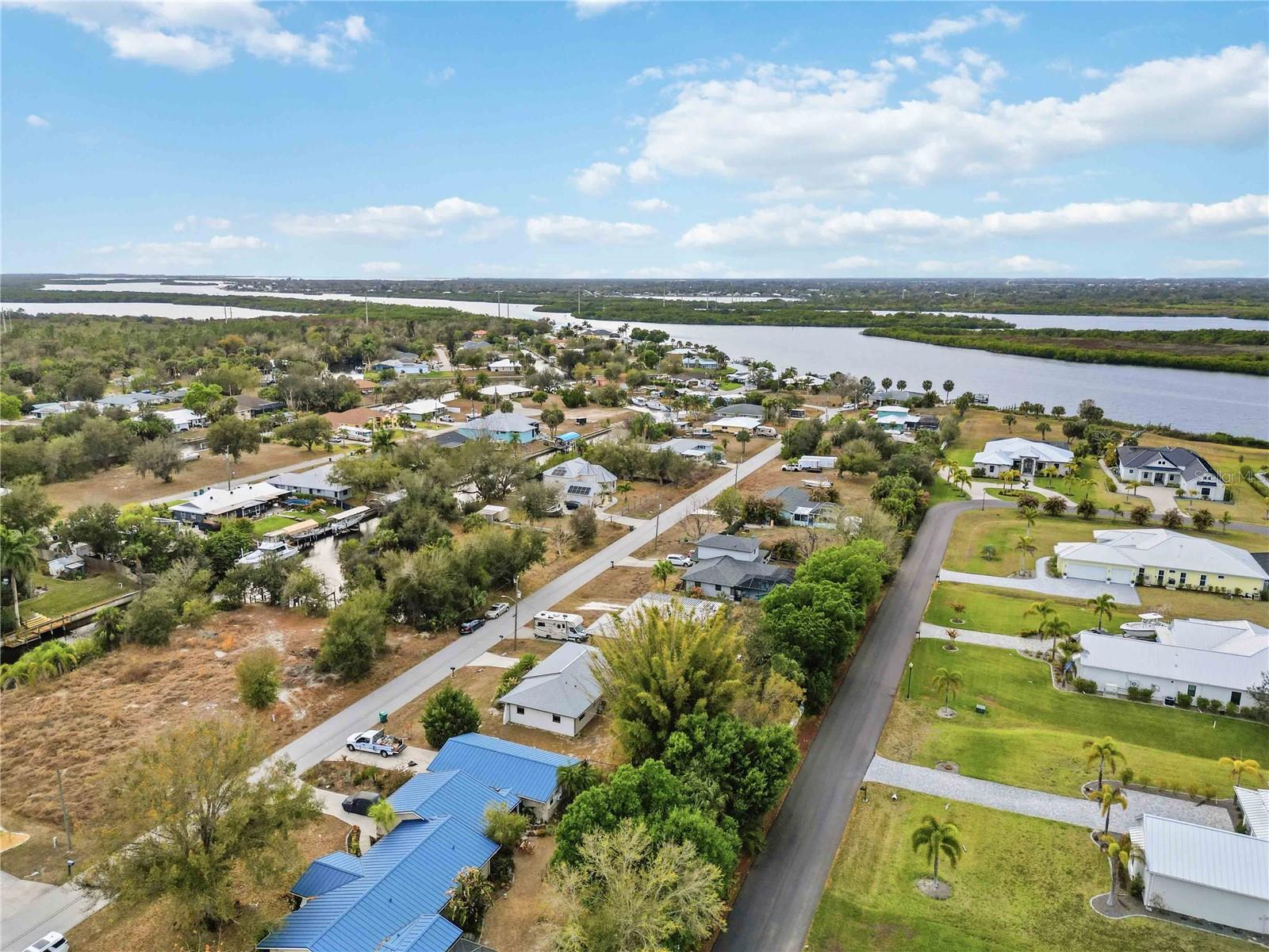 PALM SHORES - Residential