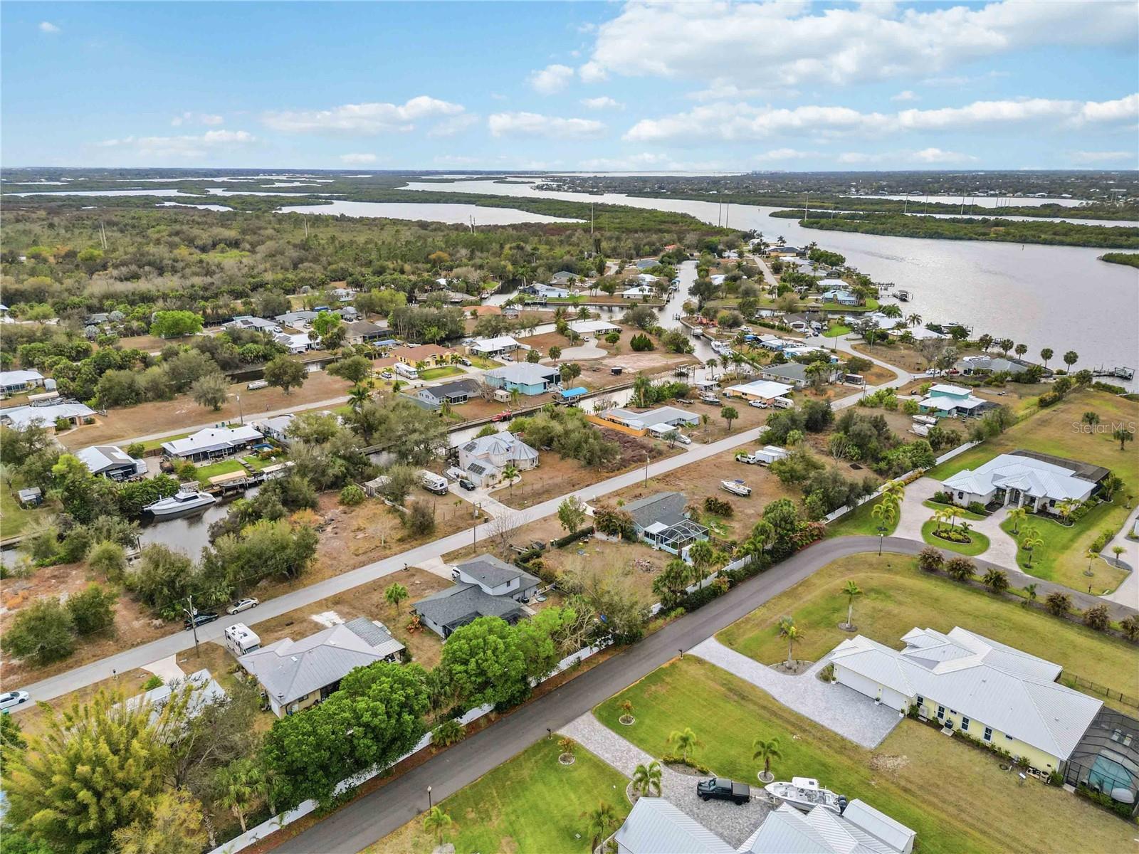 PALM SHORES - Residential