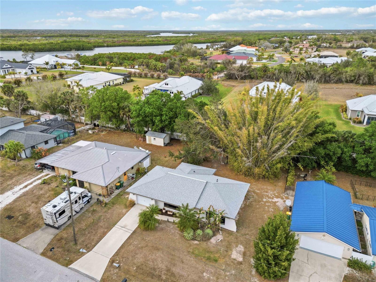 PALM SHORES - Residential