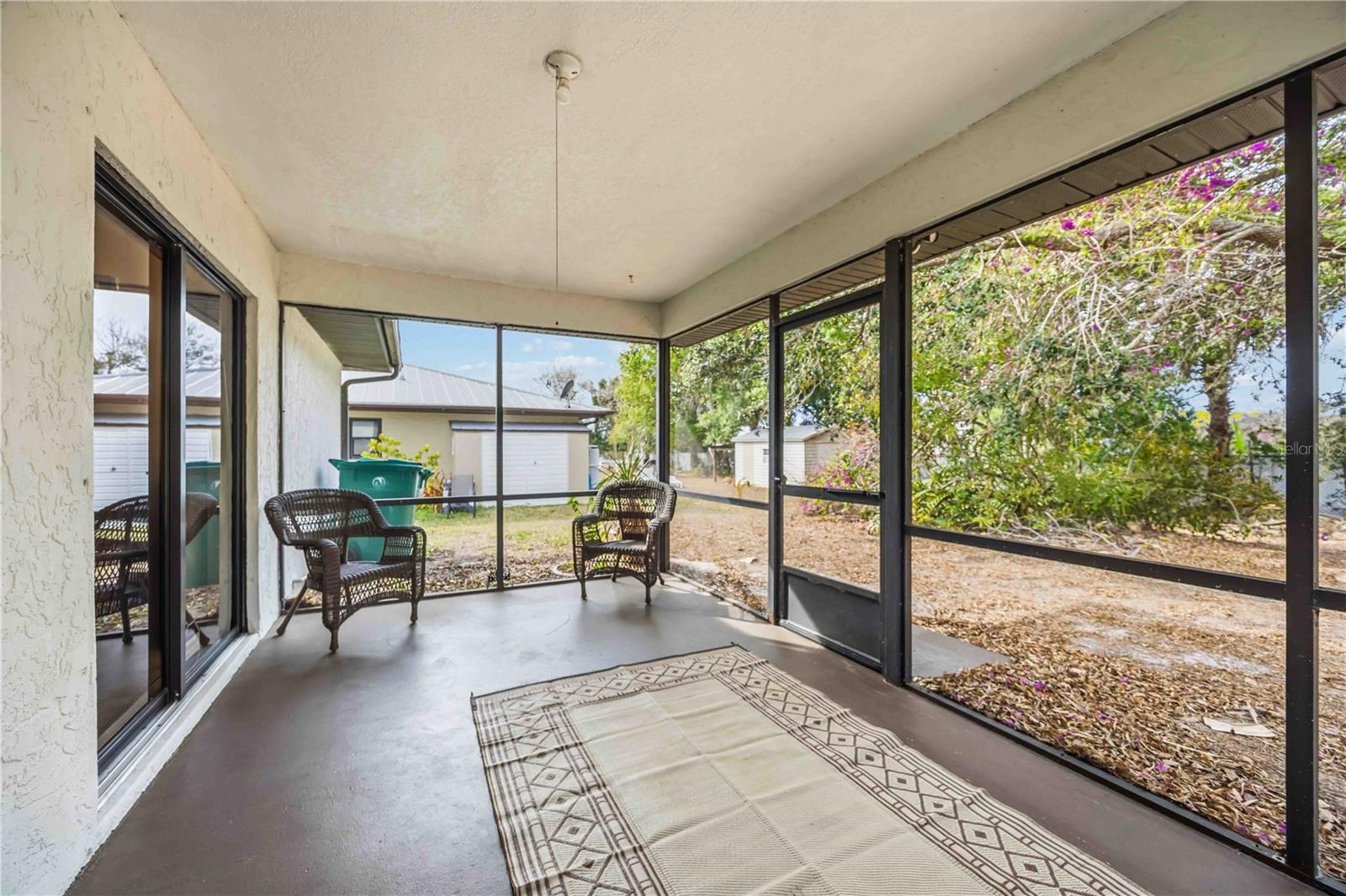 PALM SHORES - Residential