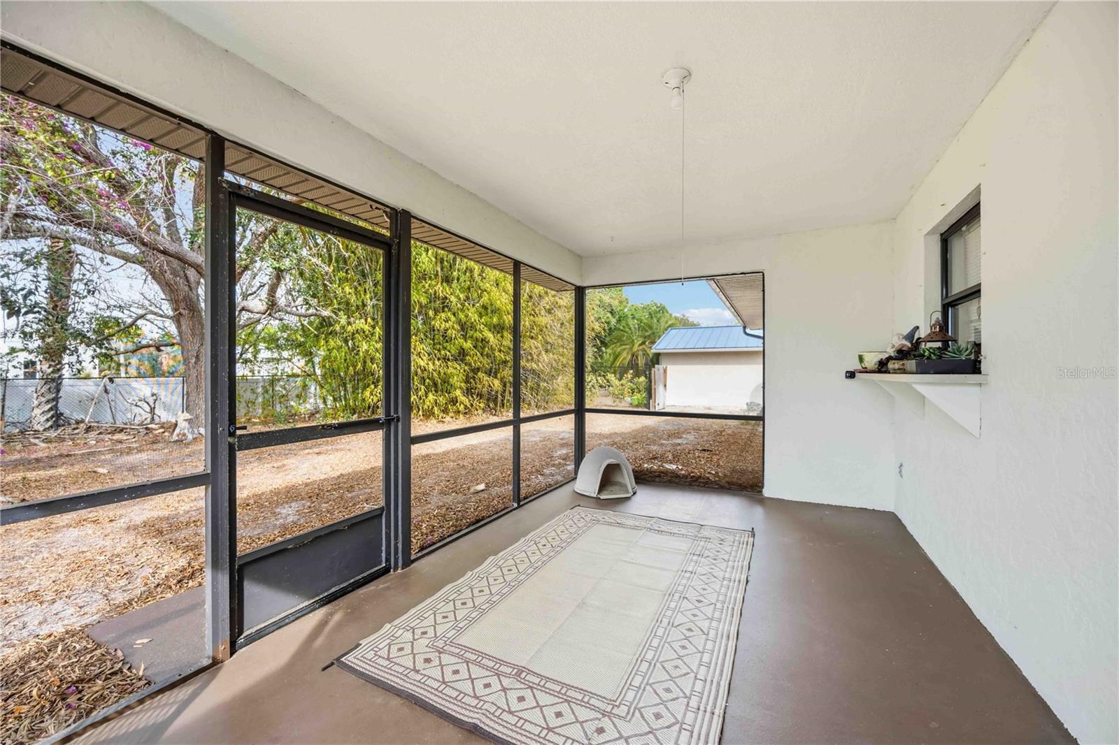 PALM SHORES - Residential