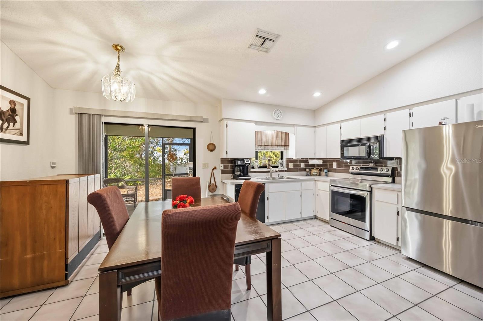 PALM SHORES - Residential