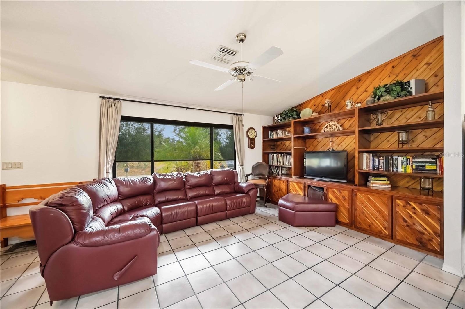 PALM SHORES - Residential