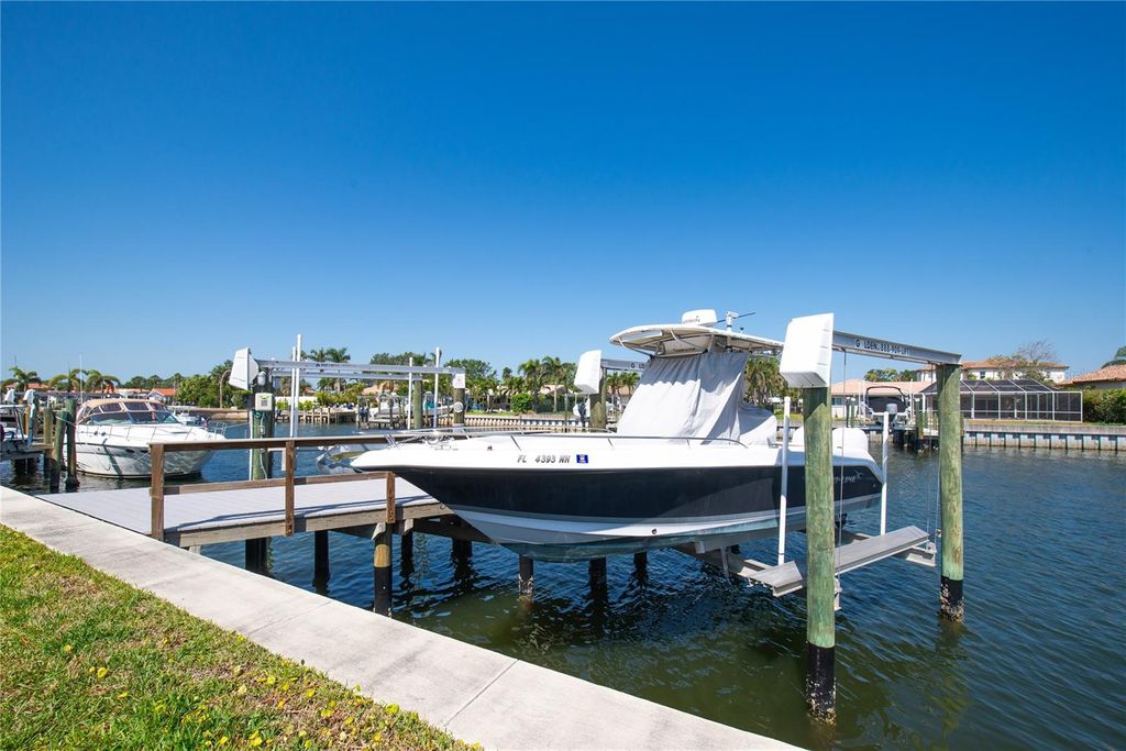 Photo of 2015 Hawaii Avenue NE, St Petersburg, FL 33703 (MLS # TB8375497)