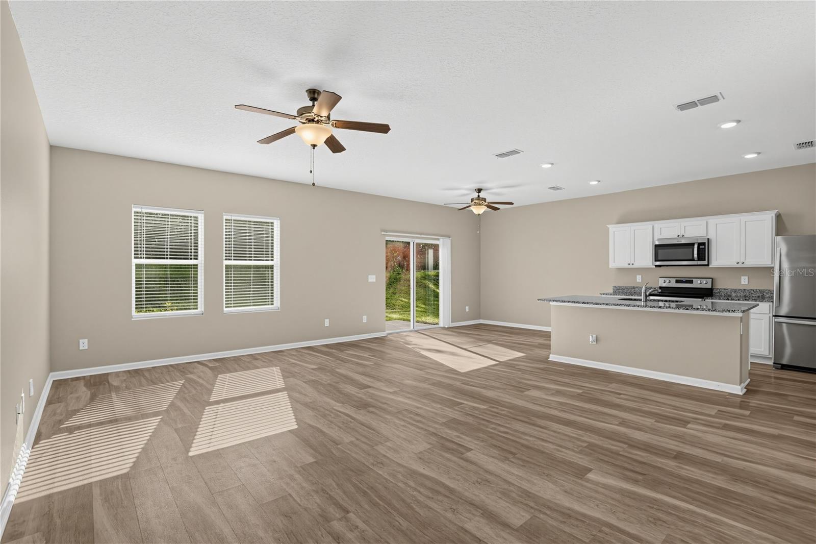 1033 CADES COVE WAY