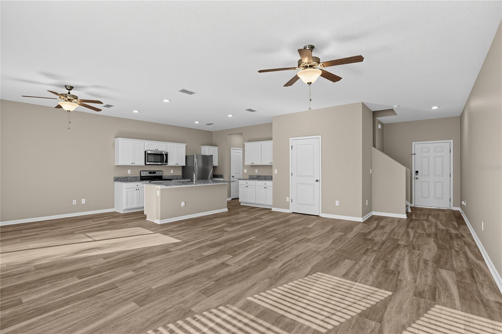 1033 CADES COVE WAY