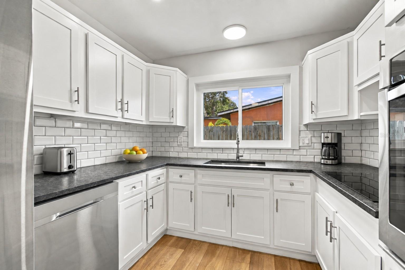 1450 CAROLYN LANE