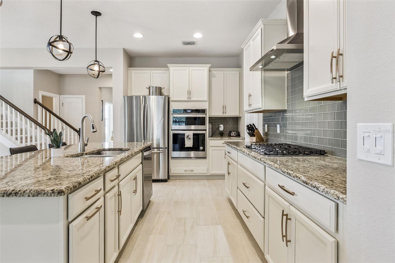 WATERSIDE/JOHNS LK-PH 2B - Residential