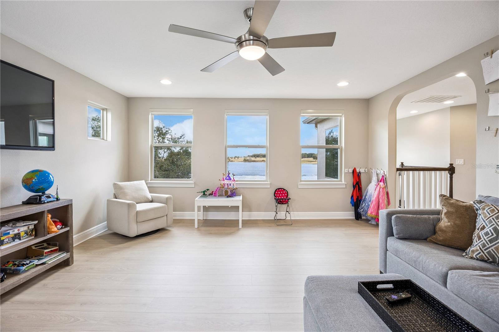 WATERSIDE/JOHNS LK-PH 2B - Residential