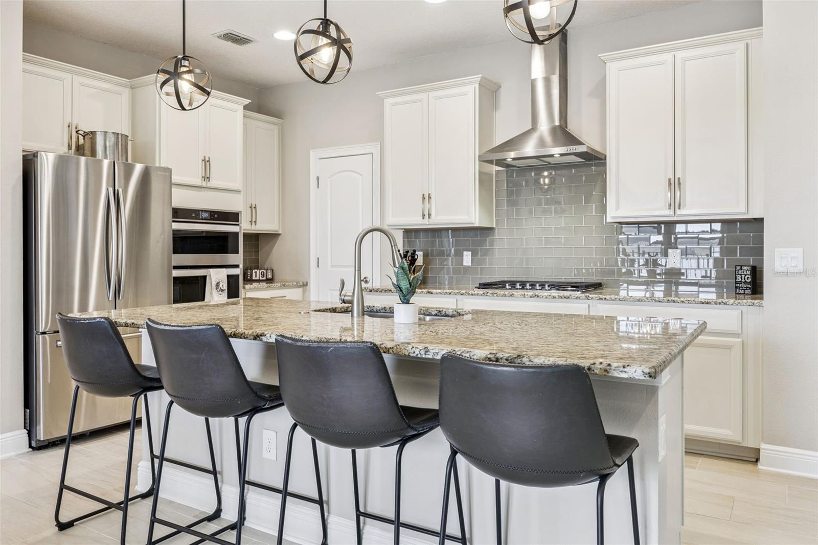 WATERSIDE/JOHNS LK-PH 2B - Residential