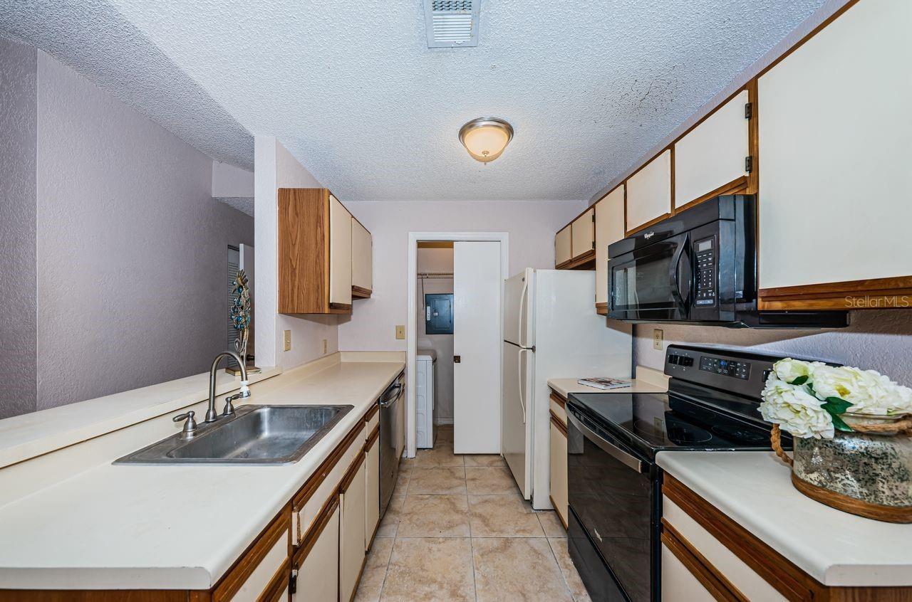 ITOPIA PRIVATE RESIDENCES CONDO - Residential Lease