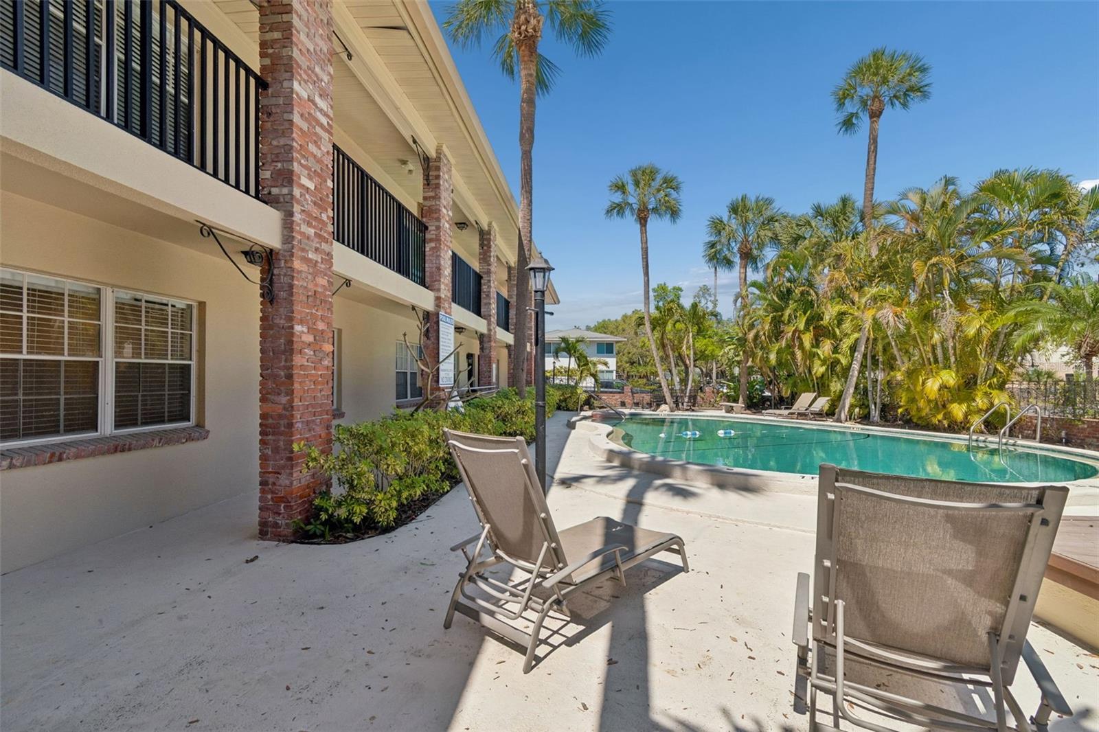 THE RETREAT ON DAVIS ISLAND - Residential