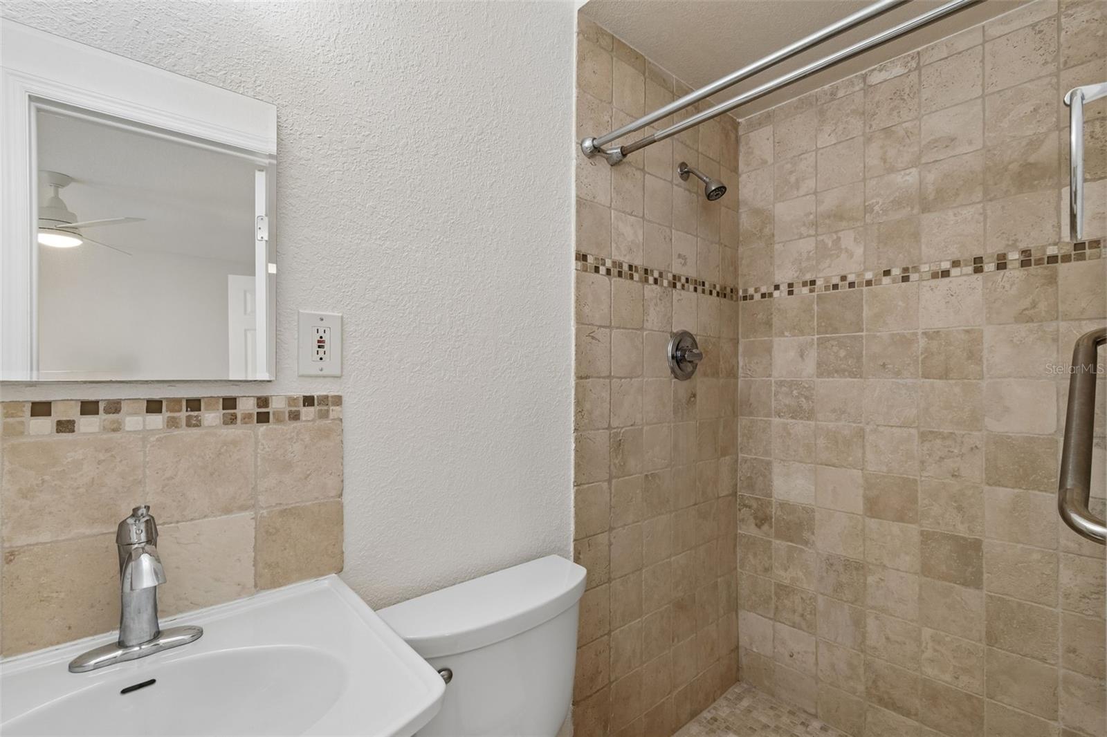 THE RETREAT ON DAVIS ISLAND - Residential